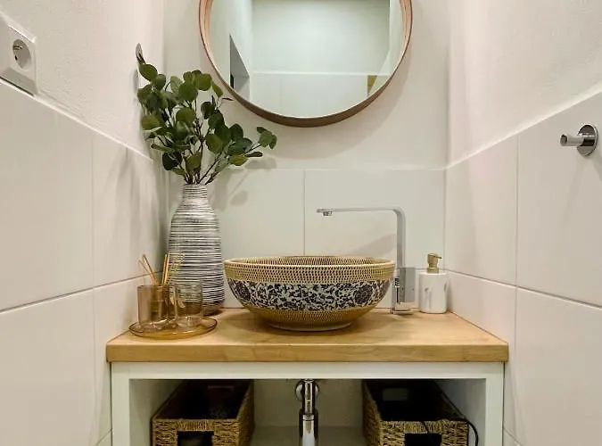 Myslbekova 16 * اوسترافا